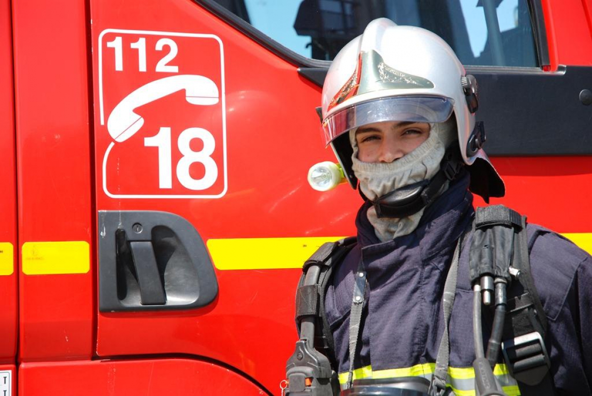 Neuville-les-Beaulieu : feu de tracteur tondeuse dans un garage isolé
