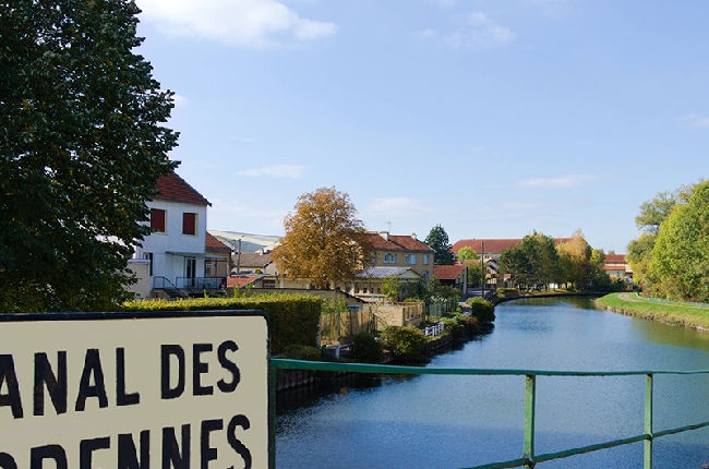 Attigny : limitation de tonnages à 3,5 tonnes sur le pont franchissant le canal des Ardennes 