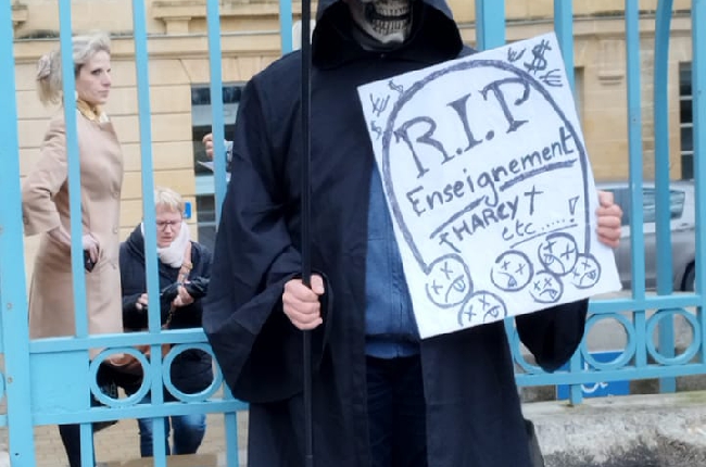 Après l'annonce d'une fermeture de classe dans une école où les effectifs sont amenés à croître, opération « école morte » ce jeudi matin à Harcy